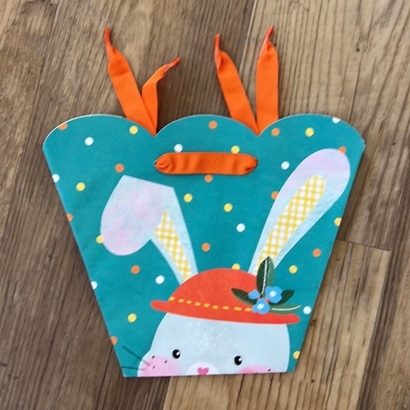 Set of 7 Inspiration Hallmark Easter Bags - Picture 2 of 5